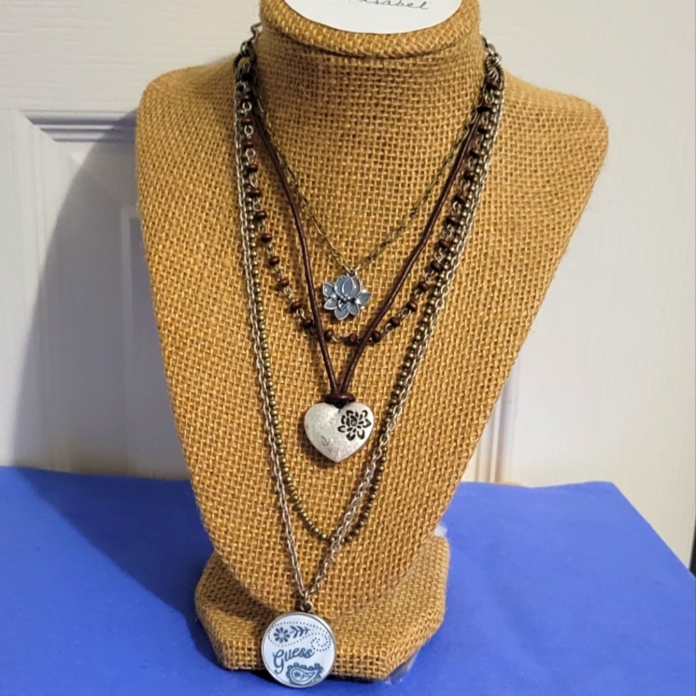 ❤ GUESS NECKLACE